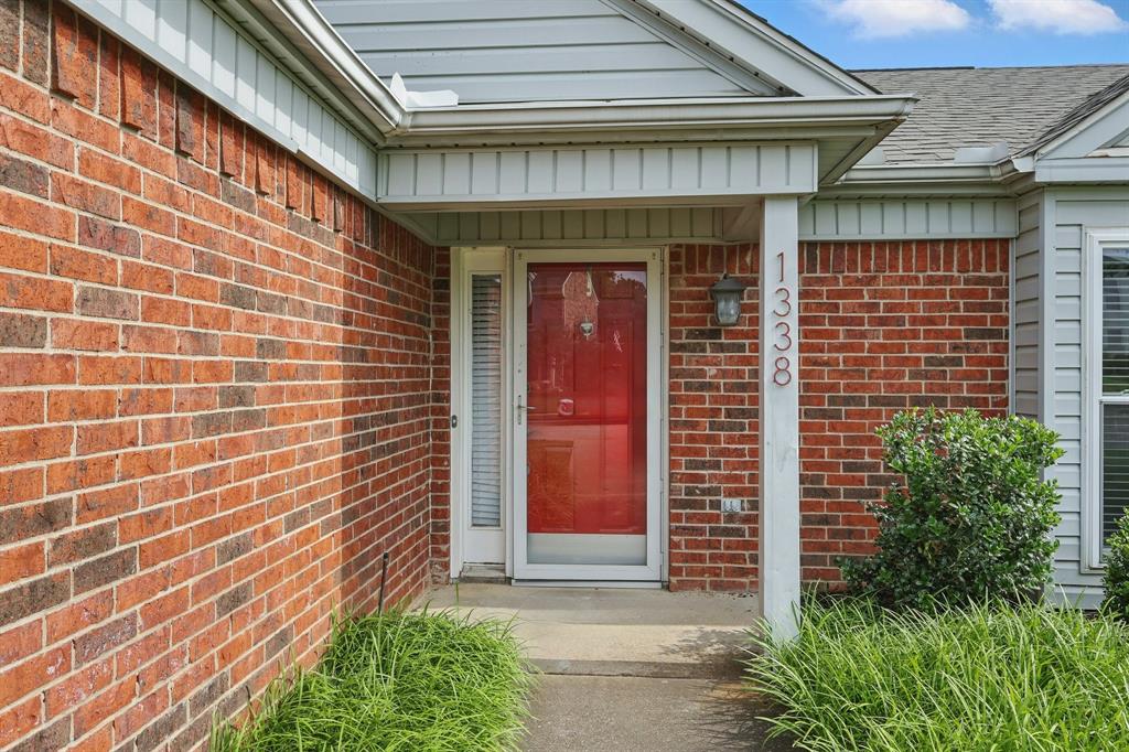 1338 Saddleback Lane