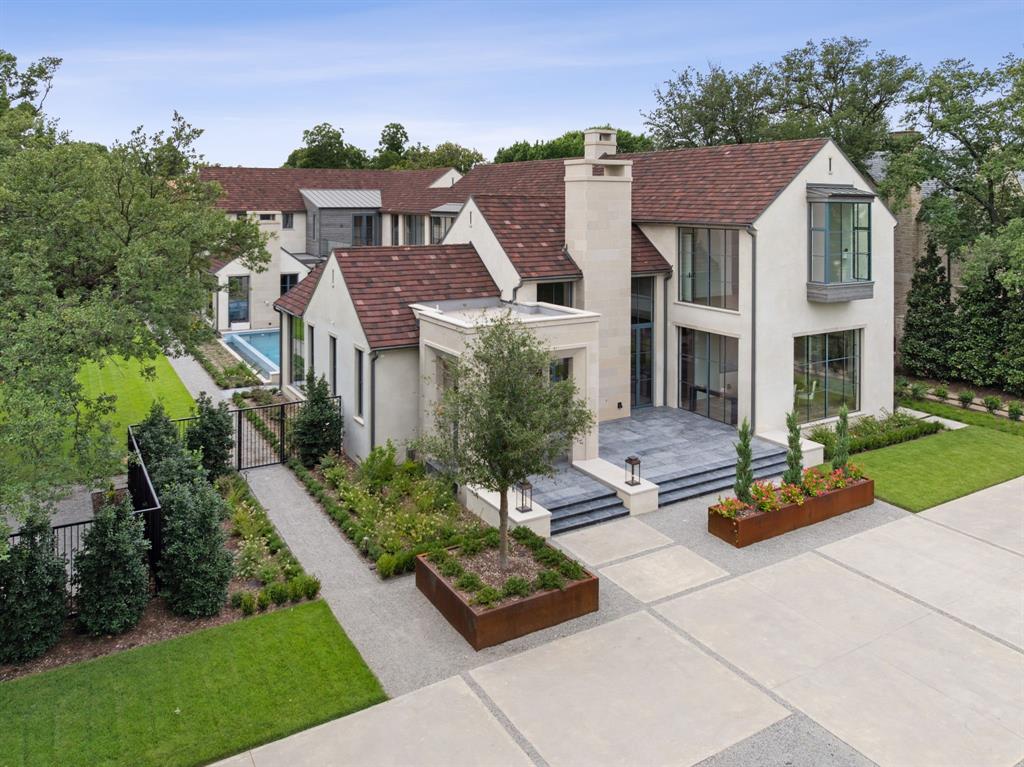 UNIVERSITY PARK ESTATES - Residential