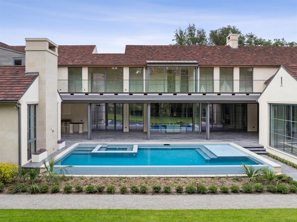 UNIVERSITY PARK ESTATES - Residential