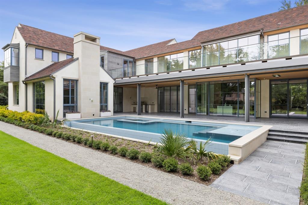 UNIVERSITY PARK ESTATES - Residential