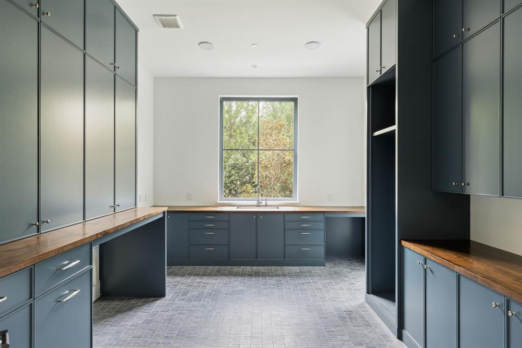 UNIVERSITY PARK ESTATES - Residential