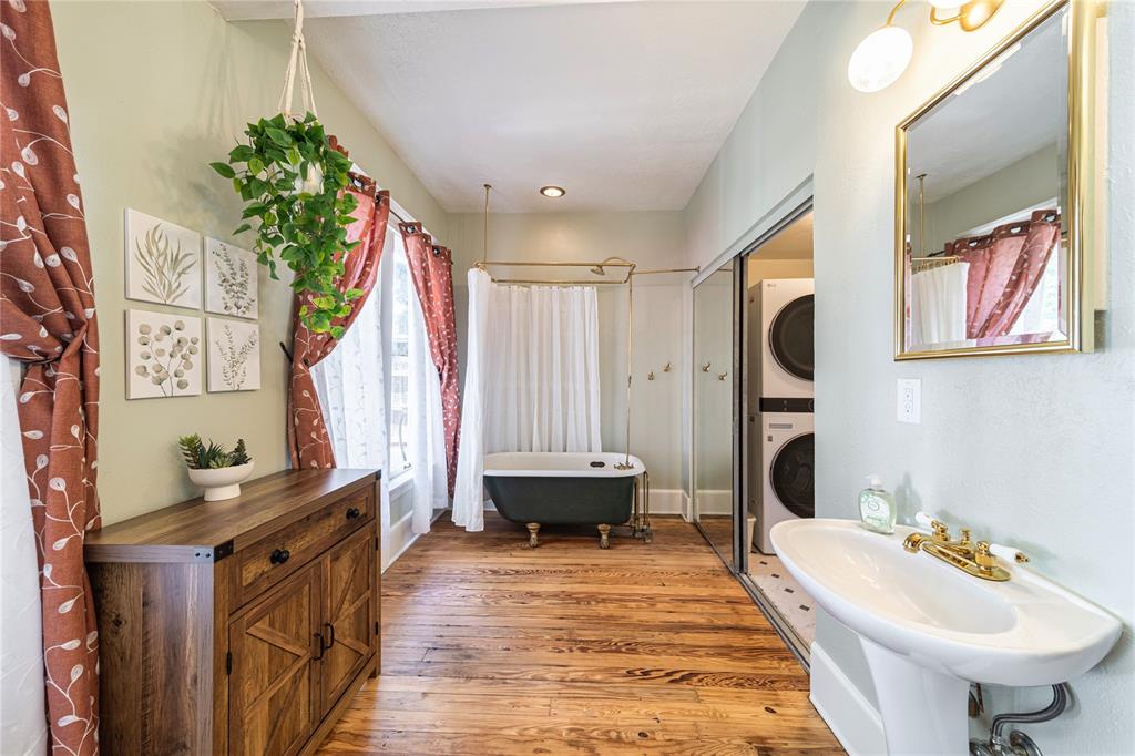 Winnetka Heights - Residential Lease