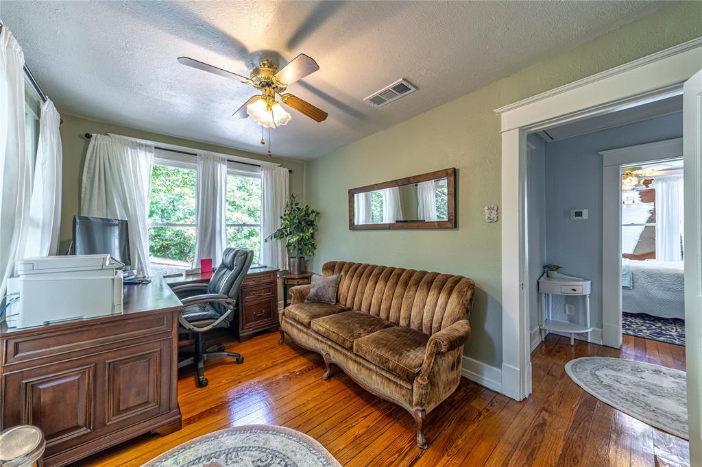 Winnetka Heights - Residential Lease