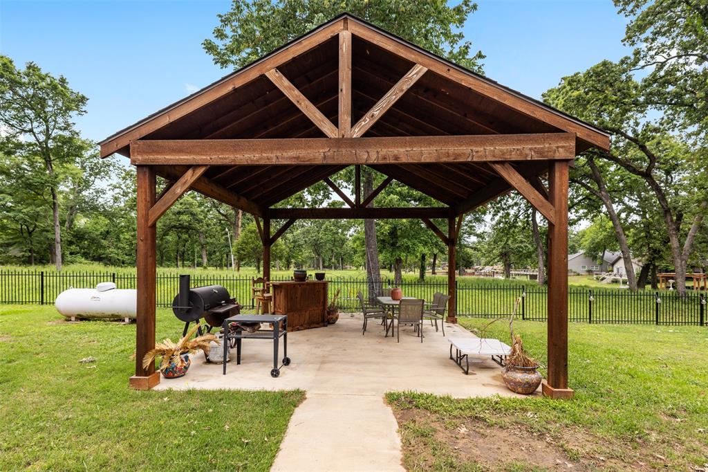 BEACHWOOD ESTATES - Residential