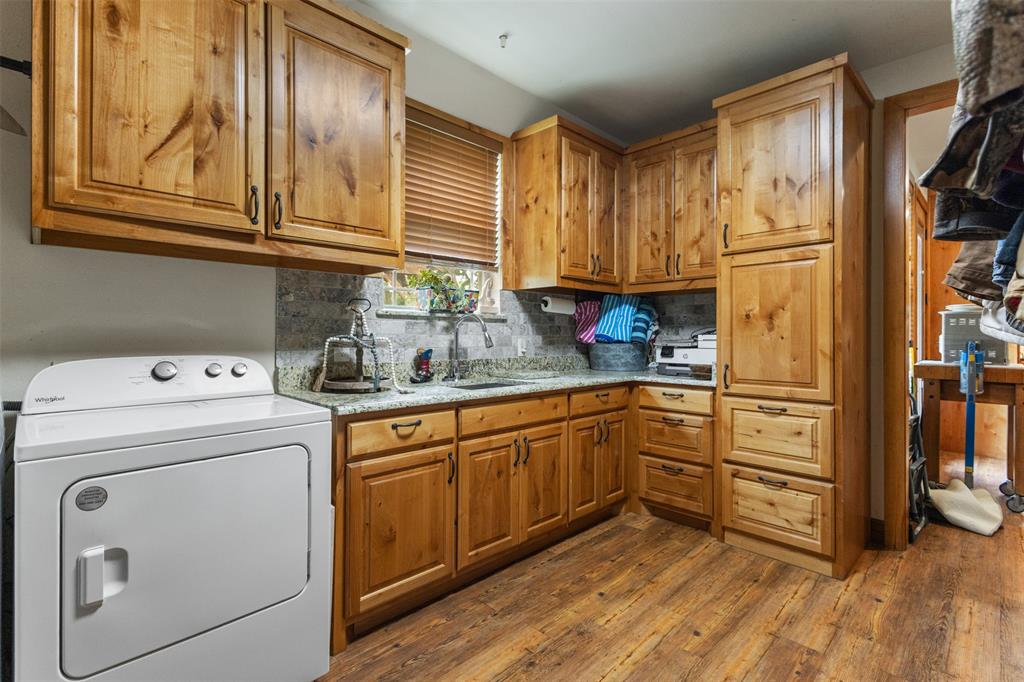 BEACHWOOD ESTATES - Residential