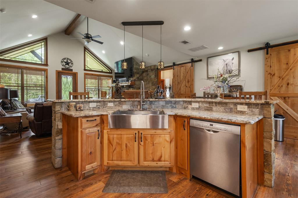 BEACHWOOD ESTATES - Residential