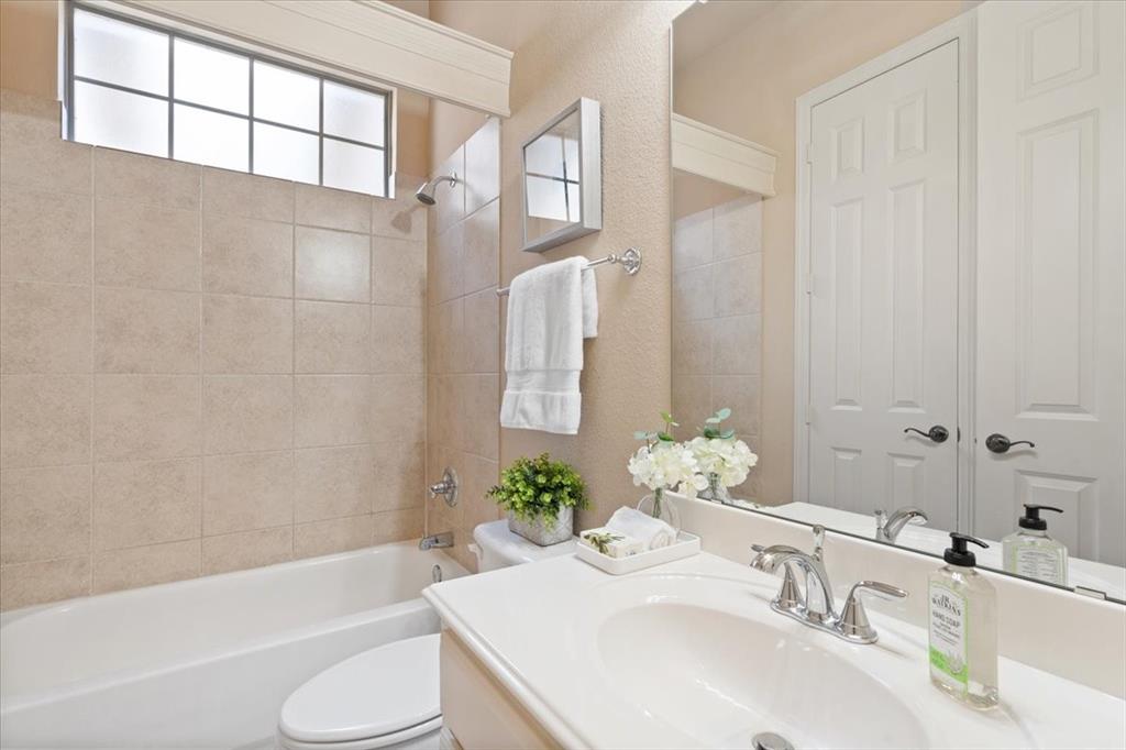 The Lakes On Legacy Drive Ph V - Residential