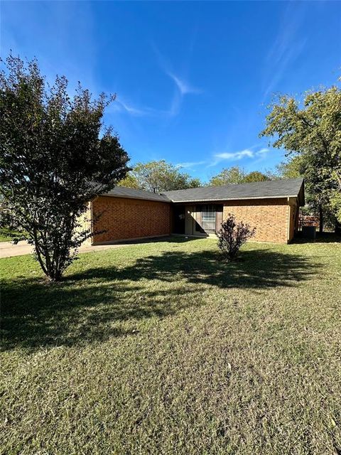 1005 Waverly Drive Arlington TX 76015