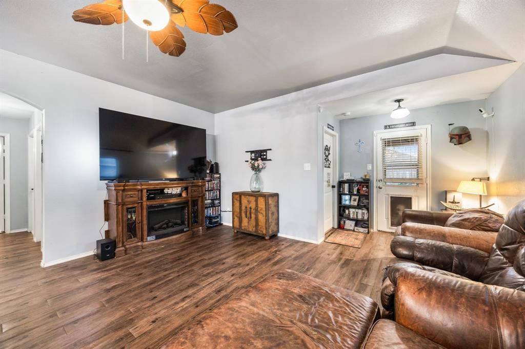 Photo of 1401 Savannah Ridge Drive, Princeton, TX 75407 (MLS # 21194115)