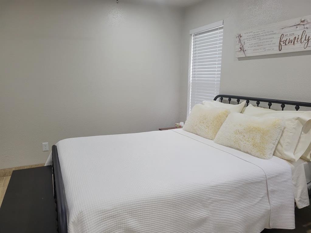 Camelot Sec 04 - Residential Lease