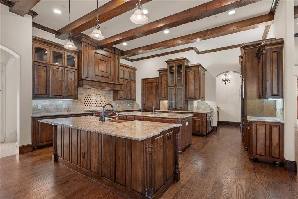 1600 Enclave Court