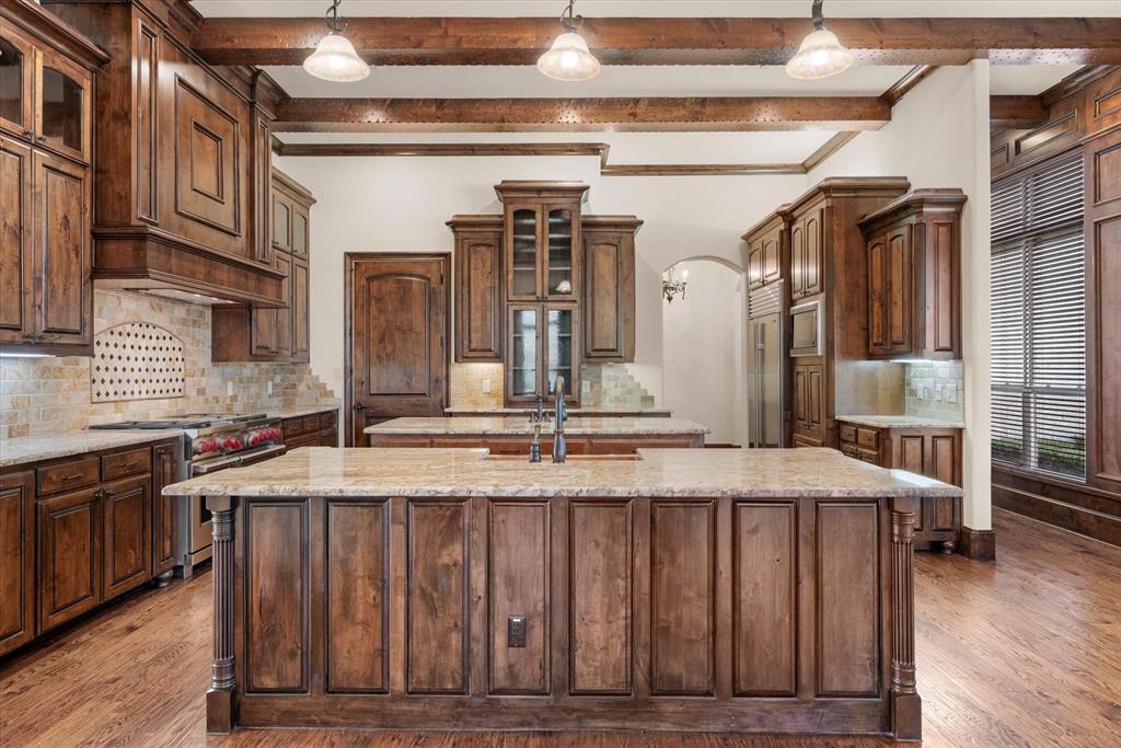 1600 Enclave Court