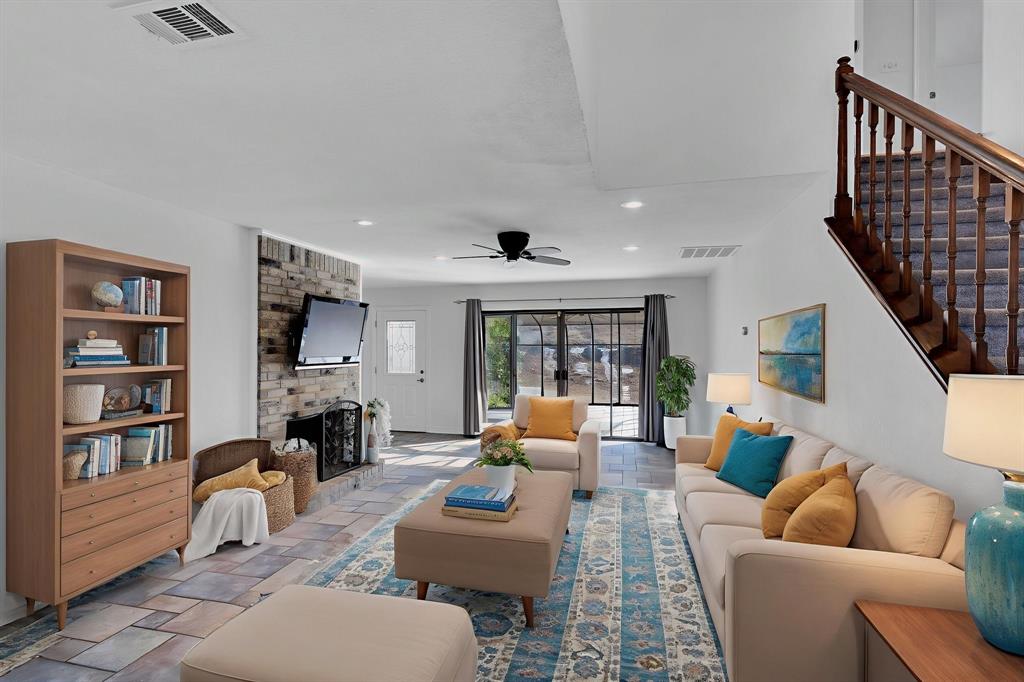 363 Balcones Drive