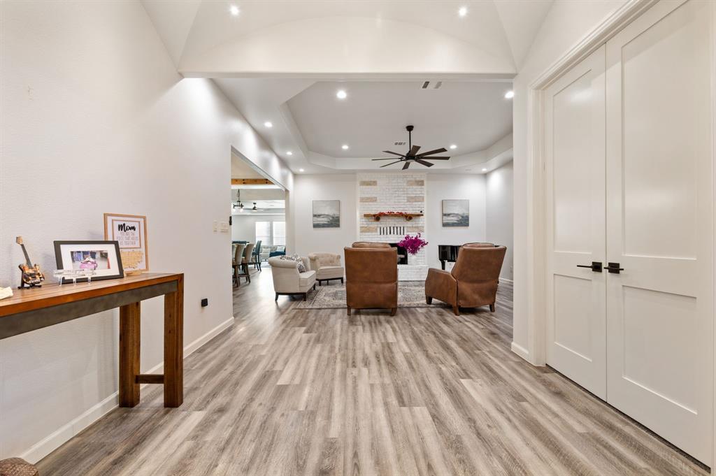 407 Timberline Drive N