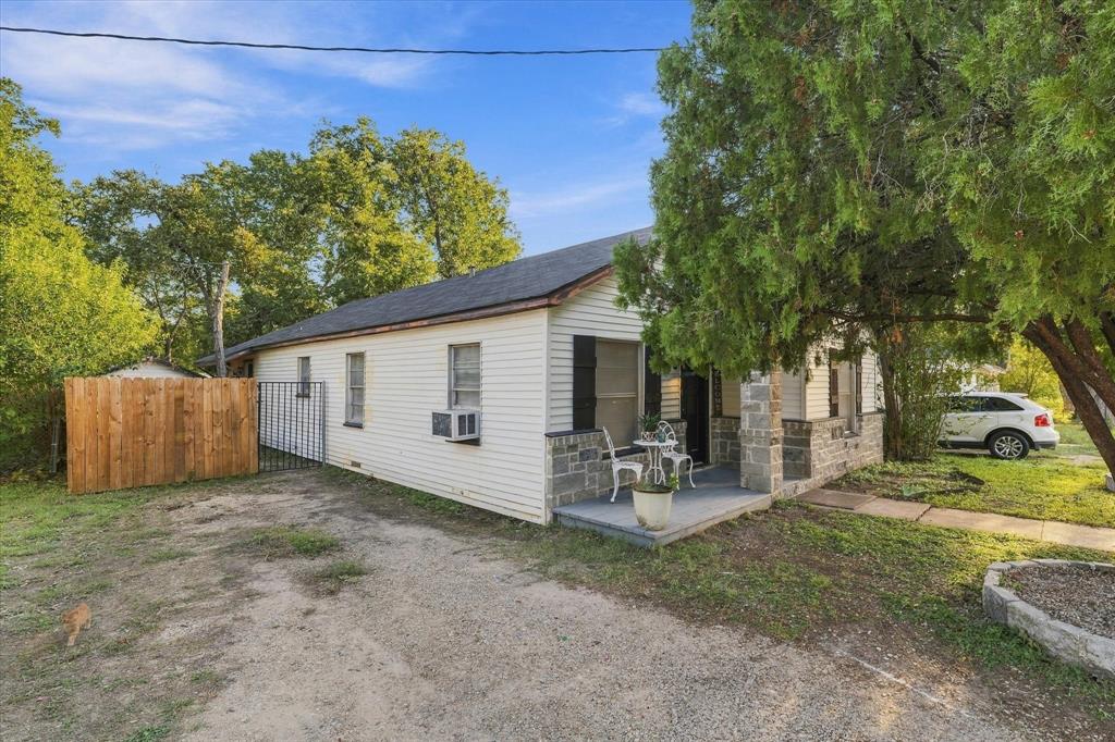 2108 Lyle Avenue