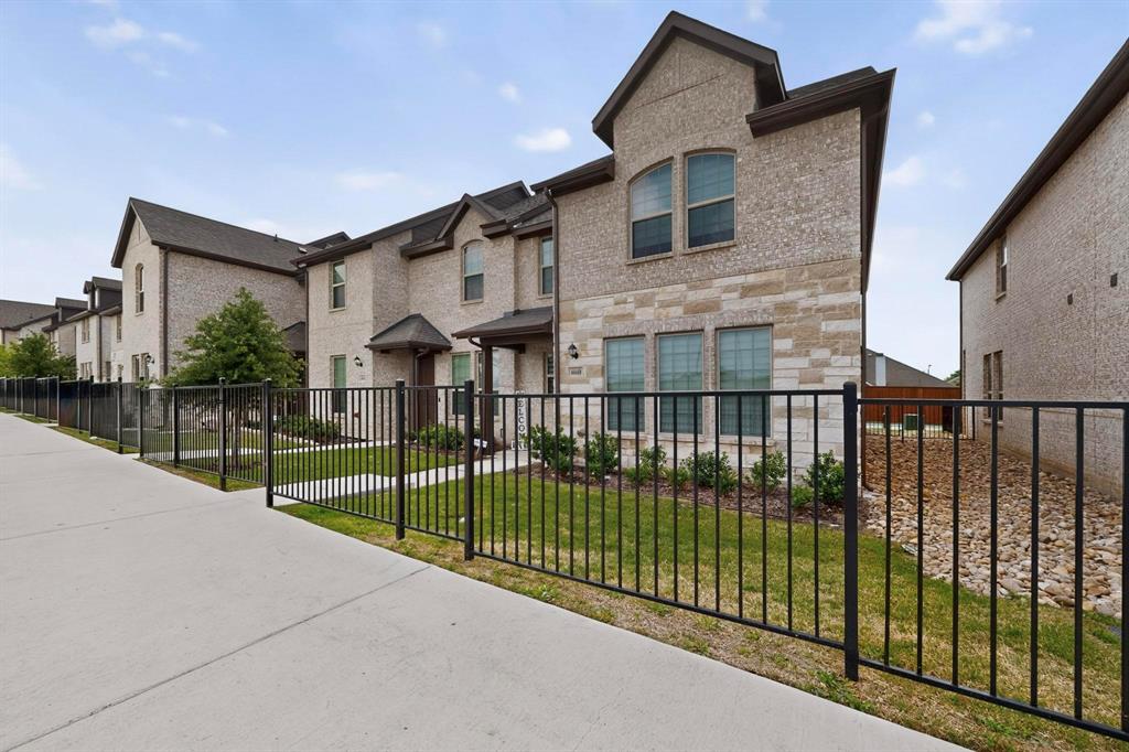 Bursey Road Twnhms - Residential