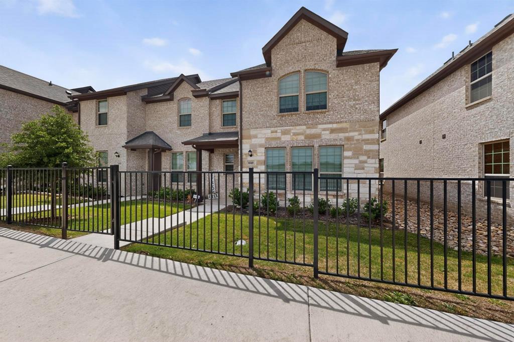 Bursey Road Twnhms - Residential