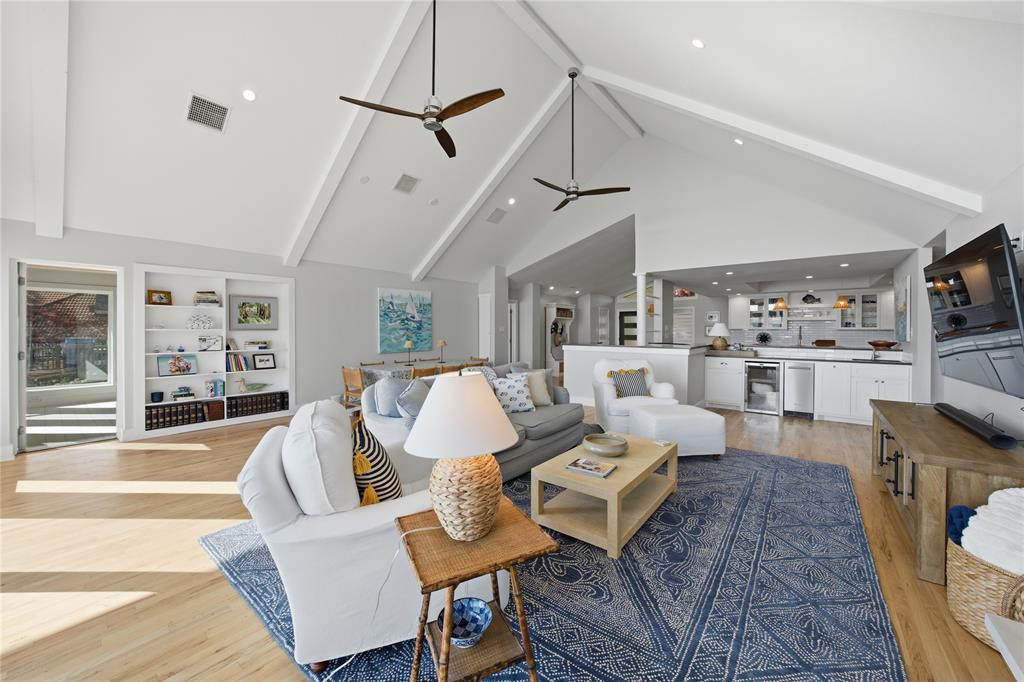 ENCHANTED ISLES - Residential