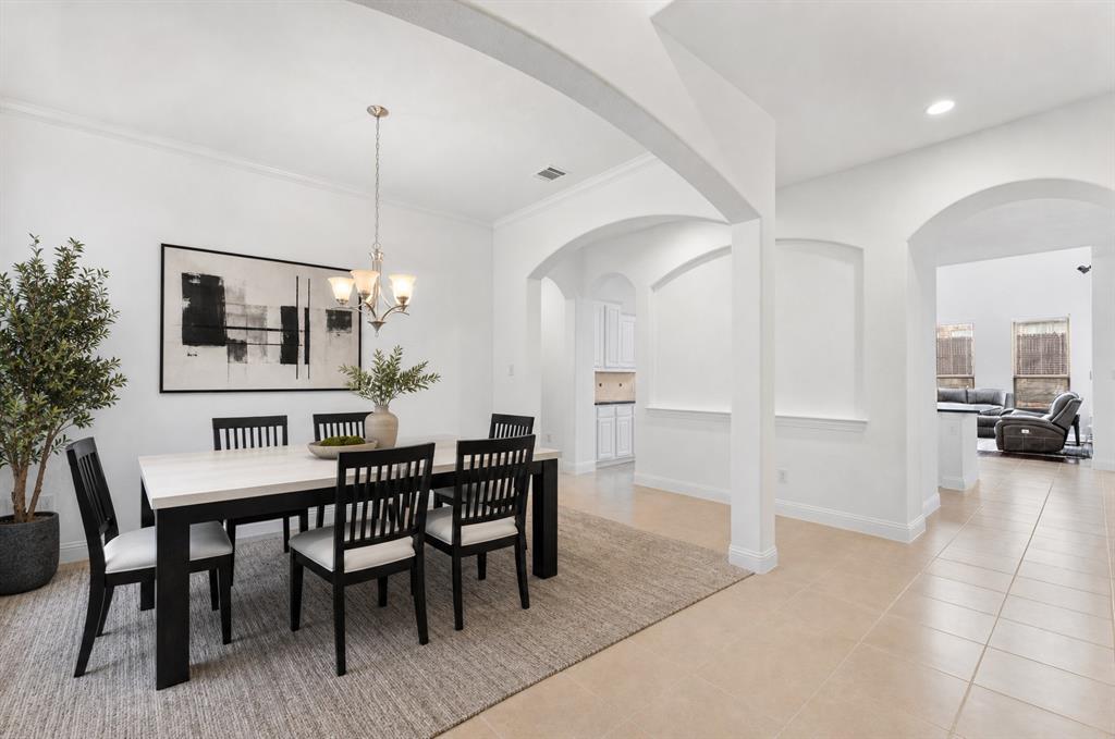 2444 Lakebend Drive