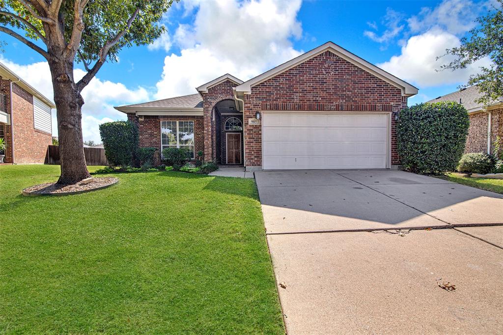 905 Hunter Lane