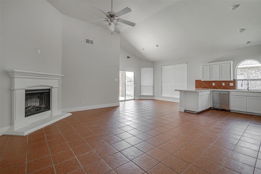 905 Hunter Lane