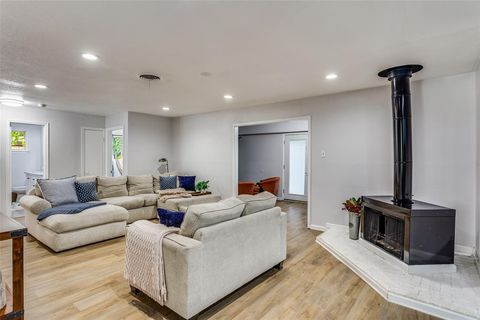 Tiny photo for 6921 Valhalla Road, Fort Worth, TX 76116 (MLS # 21099753)