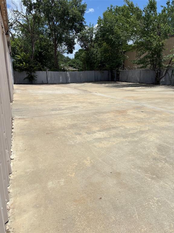 Tiptons 03 - Commercial Sale