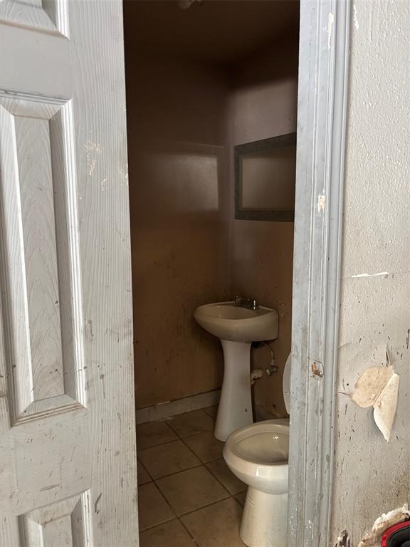 Tiptons 03 - Commercial Sale