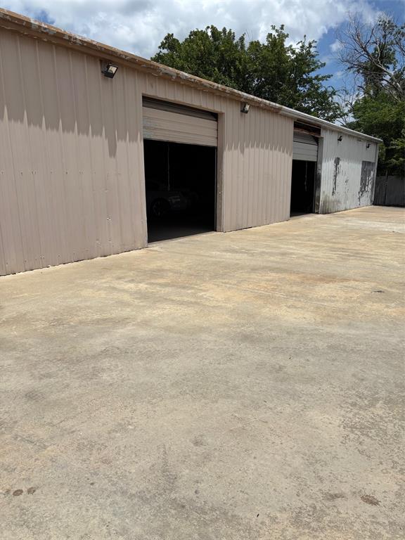 Tiptons 03 - Commercial Sale