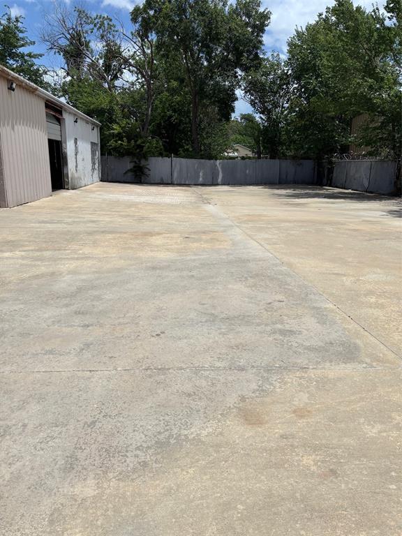 Tiptons 03 - Commercial Sale