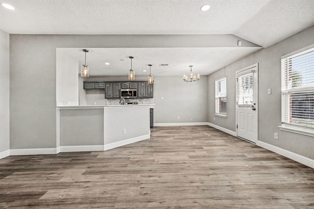 Creekside Estate - Residential