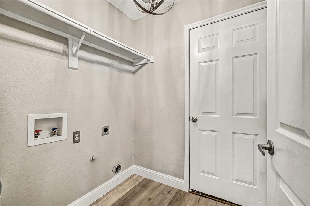 Creekside Estate - Residential