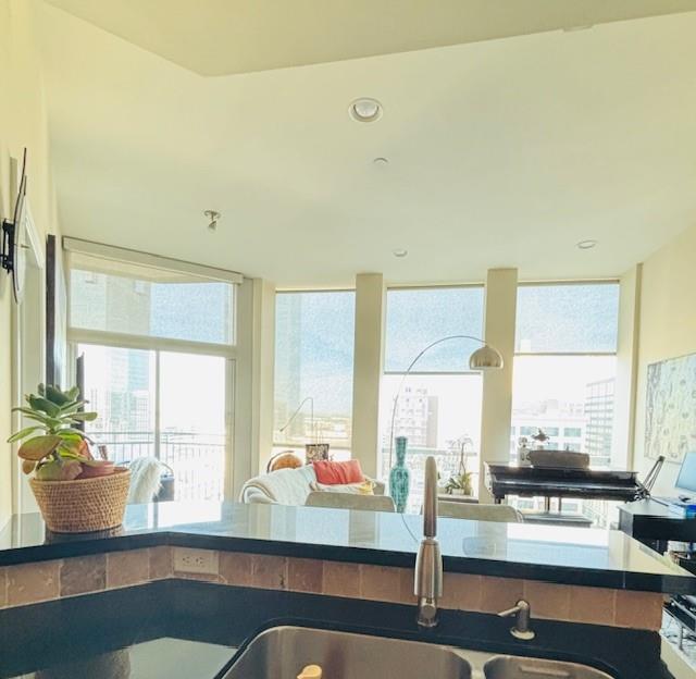 Tower Residential II Condo - Residential