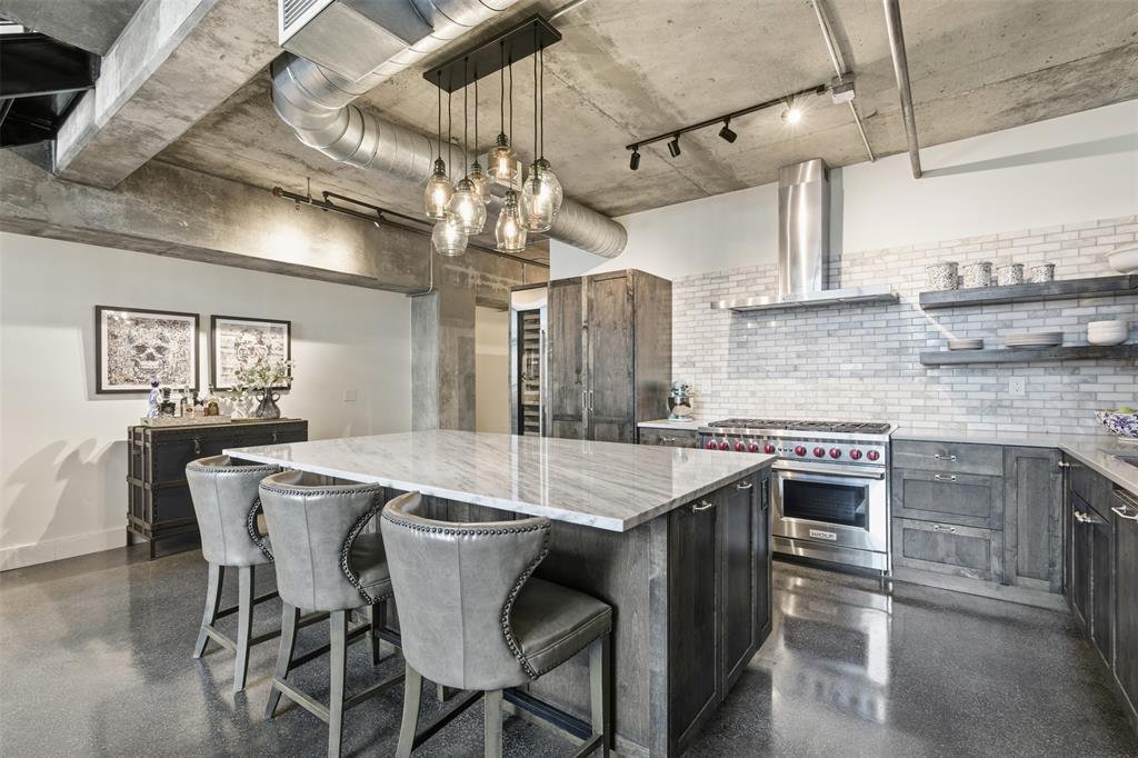 1999 Mckinney Avenue 1205