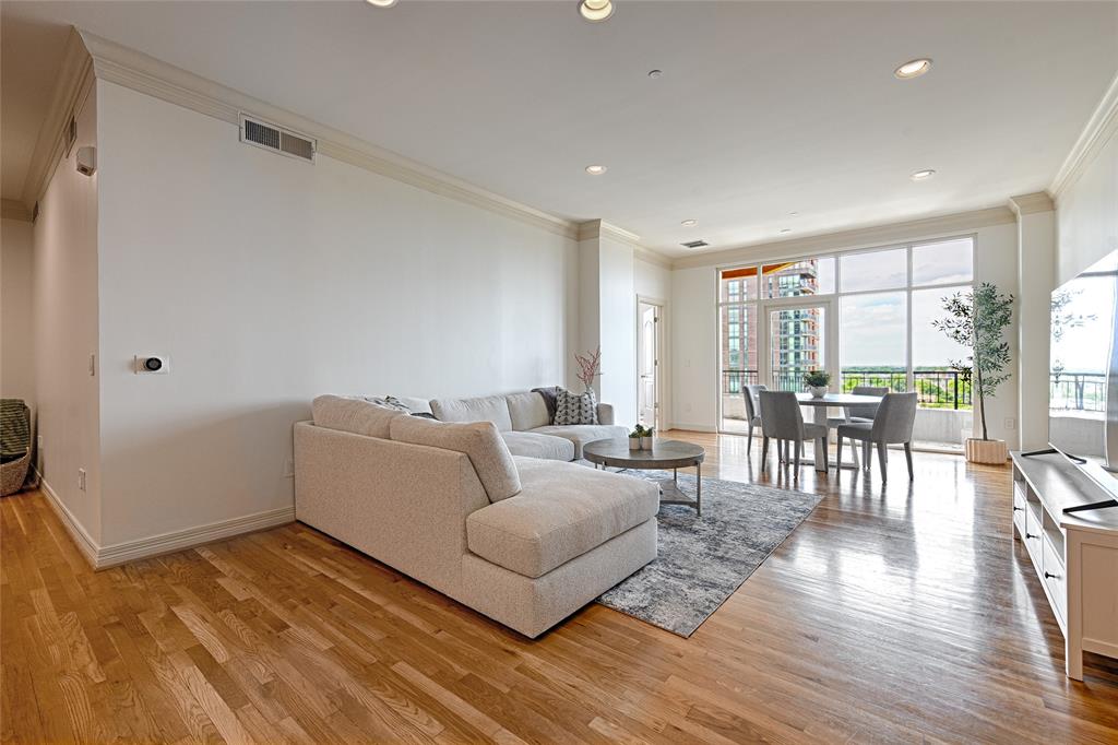 Plaza or Turtle Crk Residences Ph - Residential