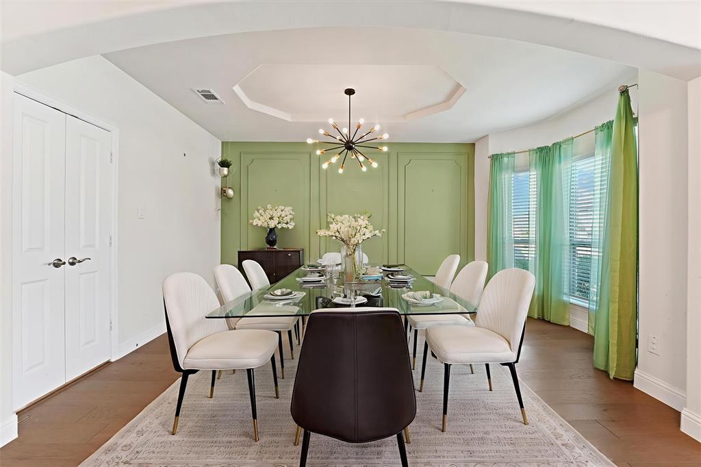 3009 Lakeshore Drive