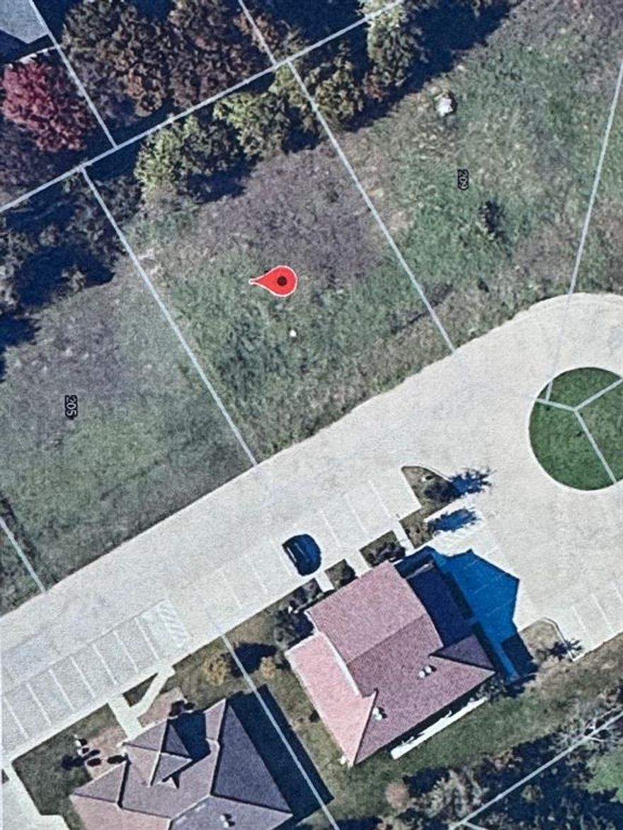 Literally 1 min to 287, just a bit more to 157, and tons of restaurants and supplies.  Fort Worth and the 287 corridor are direct lines.  Small lot limited to approx 2800 sf building footprint.  NOT MANY MORE OPPORTUNITIES FOR SMALL LOTS IN MANSFIELD and affordable business homes. No more left in the Enclave.