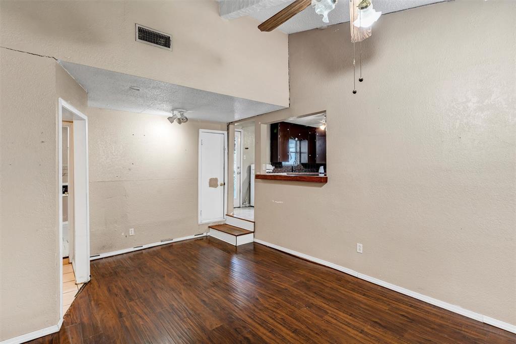 Watauga, Texas 76148, United States, 5 Bedrooms Bedrooms, ,2 BathroomsBathrooms,Residential,Pending,99333