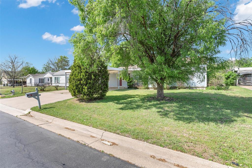 Watauga, Texas 76148, United States, 5 Bedrooms Bedrooms, ,2 BathroomsBathrooms,Residential,Pending,99333