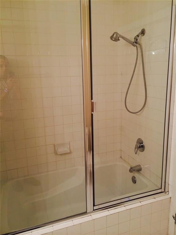 Dallas, Texas 75219, United States, 2 Bedrooms Bedrooms, ,3 BathroomsBathrooms,Residential,Active,205394