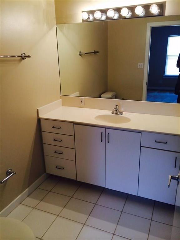 Dallas, Texas 75219, United States, 2 Bedrooms Bedrooms, ,3 BathroomsBathrooms,Residential,Active,205394