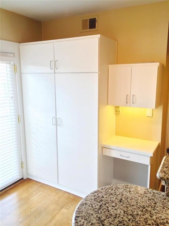 Dallas, Texas 75219, United States, 2 Bedrooms Bedrooms, ,3 BathroomsBathrooms,Residential,Active,205394