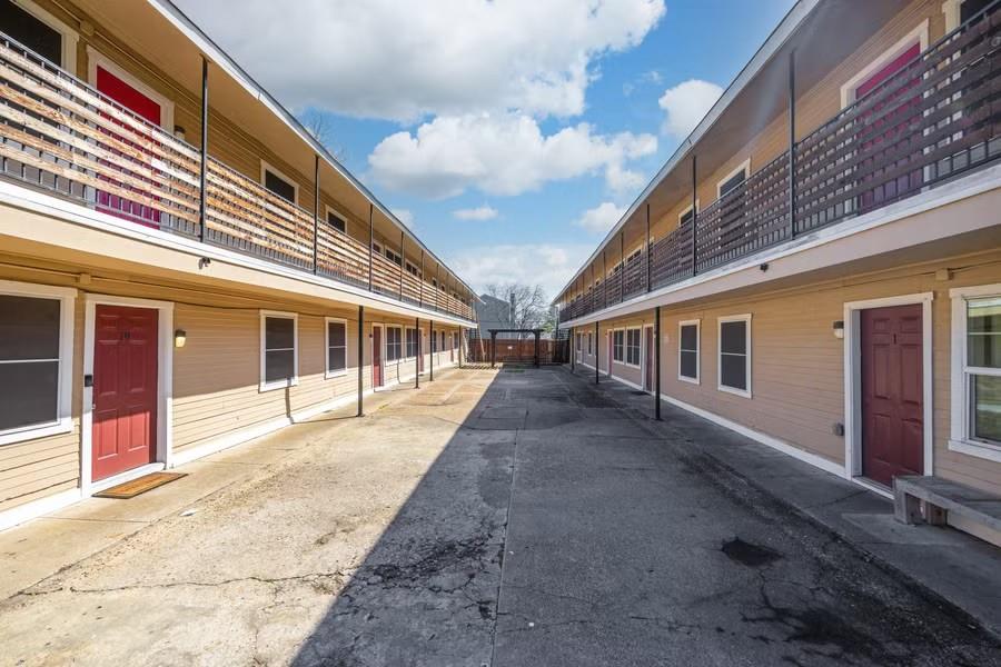 East Columbia Place - Residential Lease