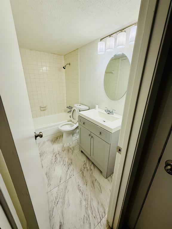 Centre Square 01 Condo - Residential