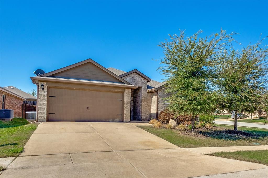 1113 Meadow Side Drive
