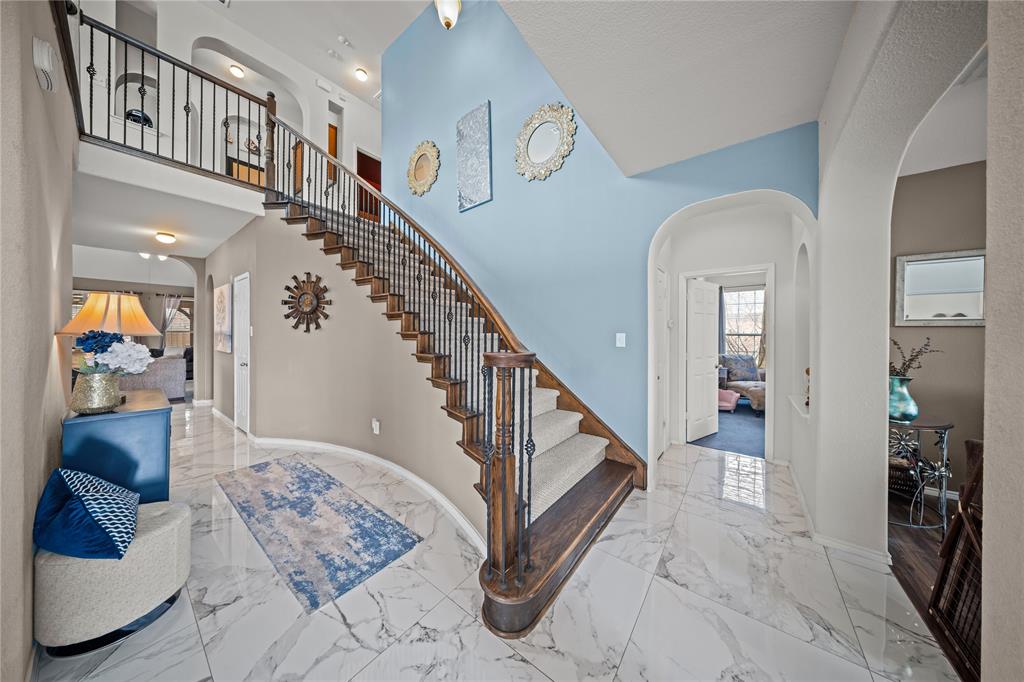 656 Memorial Hill Way