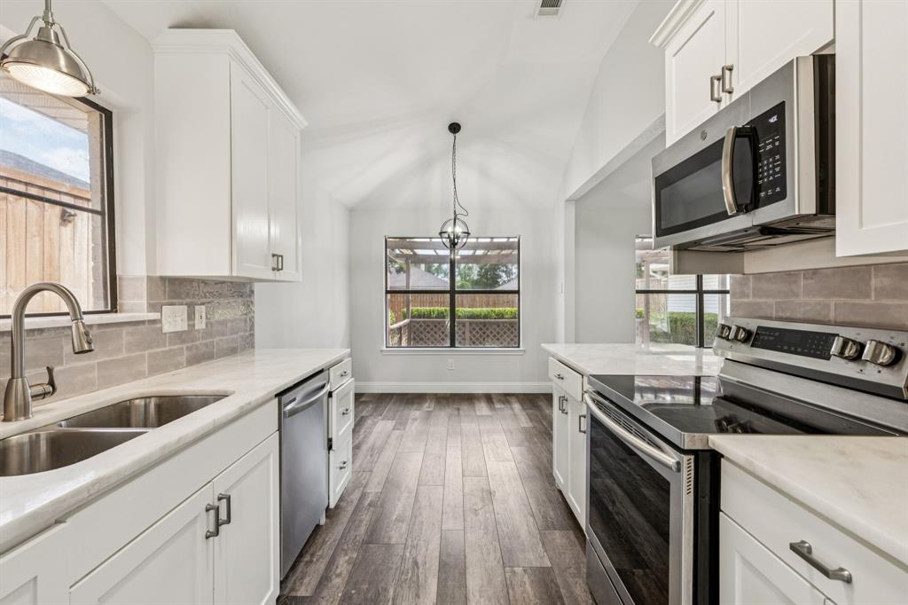 1406 Petunia Drive