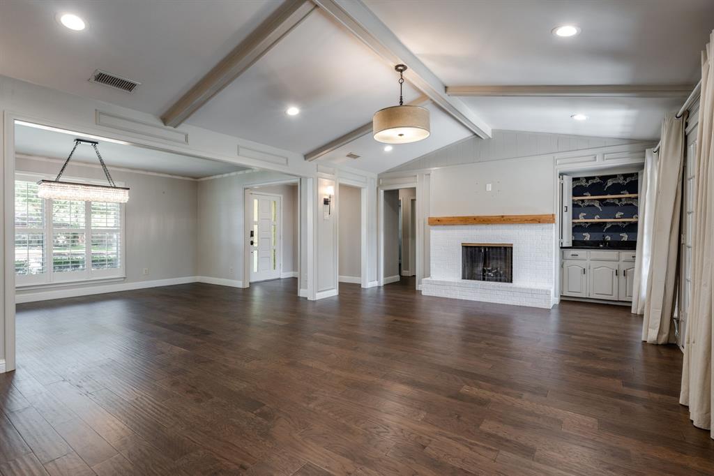 1002 E Spring Valley Road