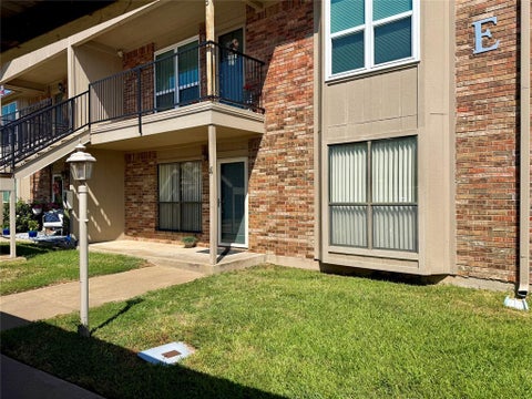 Tiny photo for 849 S GUN BARREL Lane #E4, Gun Barrel City, TX 75156 (MLS # 21396785)