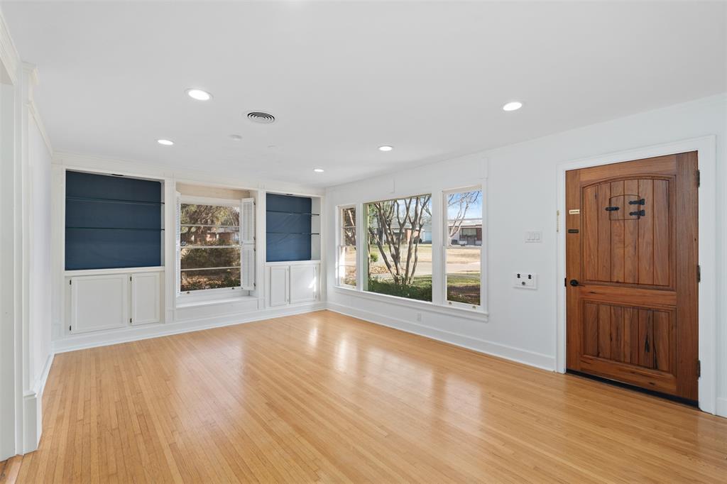 2129 Elmwood Boulevard